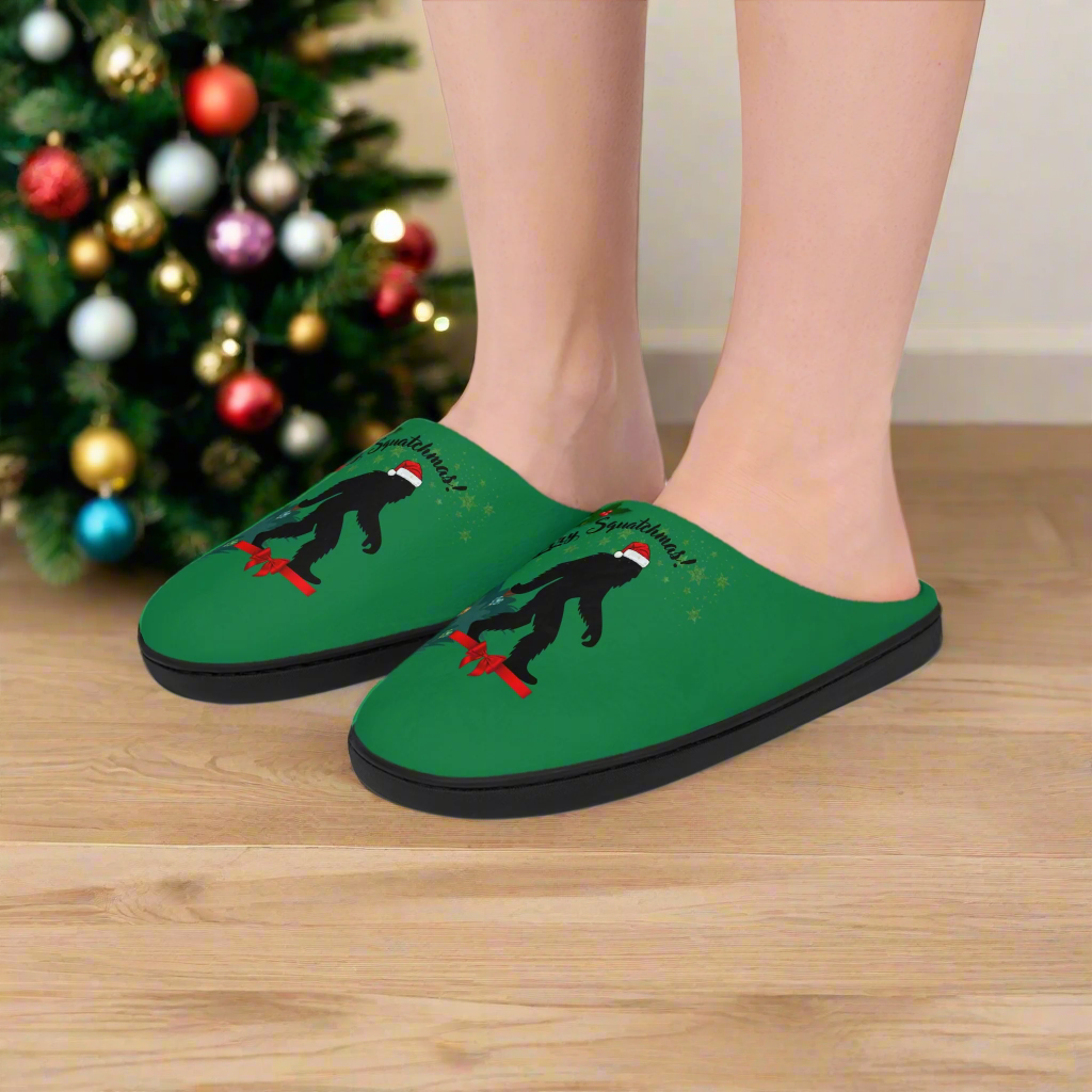 Merry Squatchmas - Men's Slippers